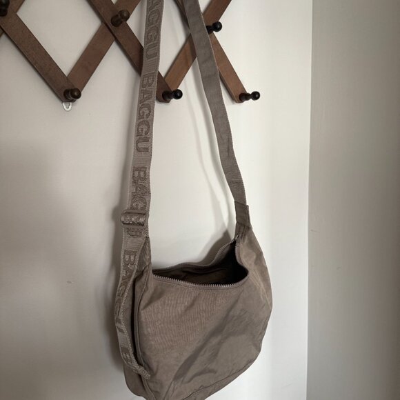 BAGGU Crossbody Bag in Taupe - Picture 6 of 6